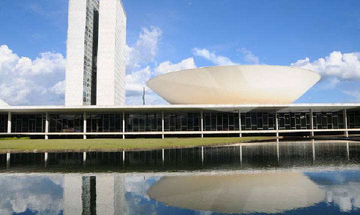 Comissão aprova MP que destina crédito a profissionais do transporte e inclui transporte escolar