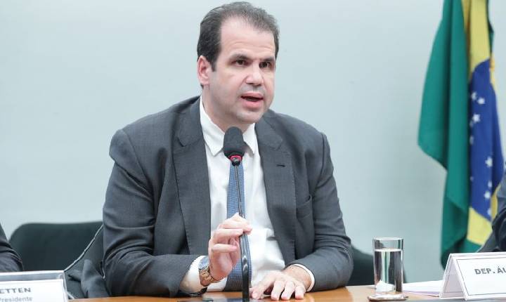 Comissão aprova proposta sobre desembarque fora do ponto de ônibus durante a noite