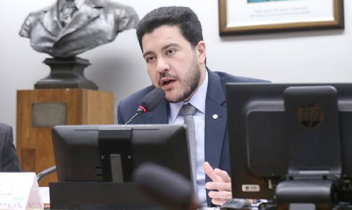 Comissão debate diretrizes para regulação das plataformas digitais