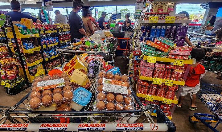 Consumo de alimentos cresce após proibição das bets no país, diz Abras