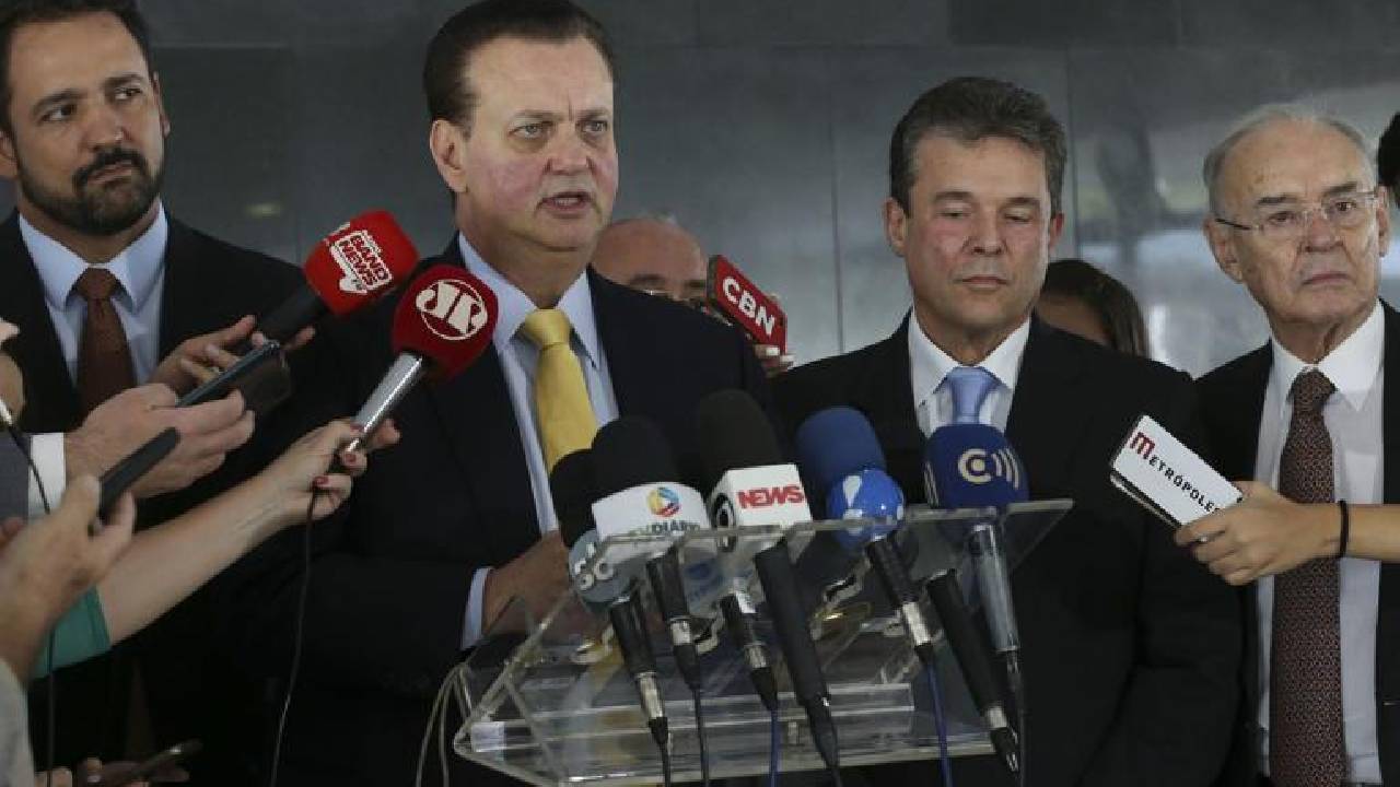 Gilberto Kassab diz que chance de Flávio Bolsonaro ser eleito é 
