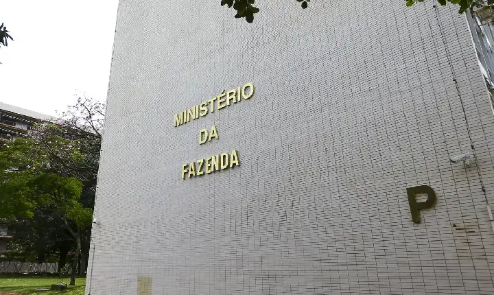 Governo reduz projeção do PIB para 2% em 2026 e 2,3% em 2027