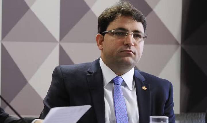 PF diz que encontrou sala secreta com máquina de contar dinheiro no hangar de Willer Tomaz; veja imagens