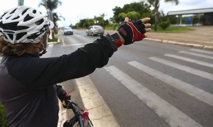 Projeto aumenta pena para motorista que matar pedestre ou ciclista