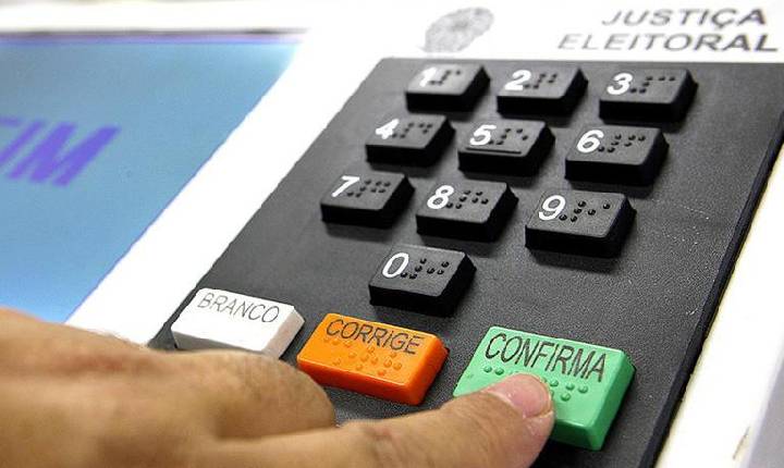 Veja quantos eleitores votaram após as 17h com horário prorrogado por Zanin