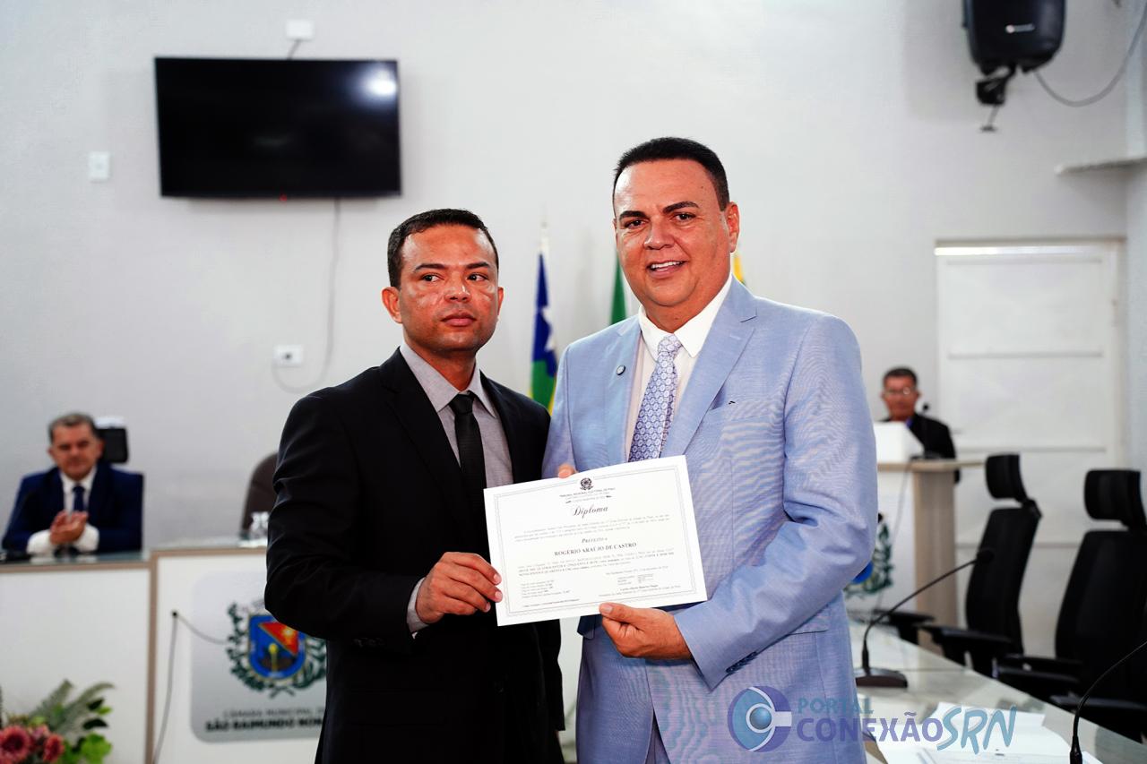 Justiça Eleitoral diploma Prefeito, vice-prefeita, vereadores e suplentes de vereadores de São Raimundo Nonato