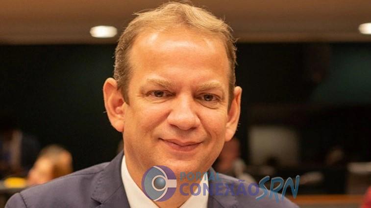 Deputado Castro Neto afirma ver com preocupação a notícia do cancelamento de voôs Aéreos da Azul em São Raimundo Nonato