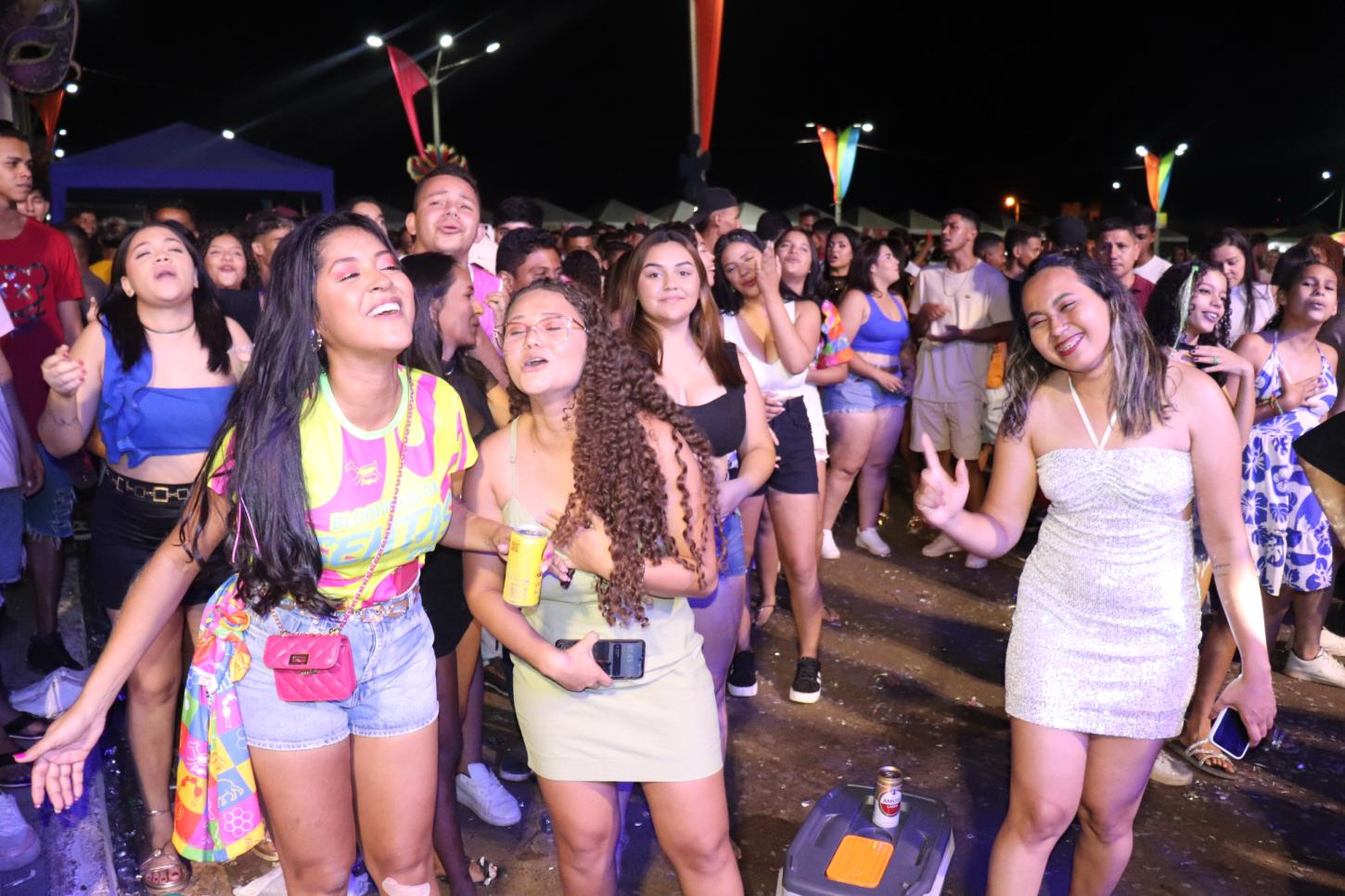 FOTOS DA 4ª NOITE DE CARNAVAL EM SÃO RAIMUNDO NONATO