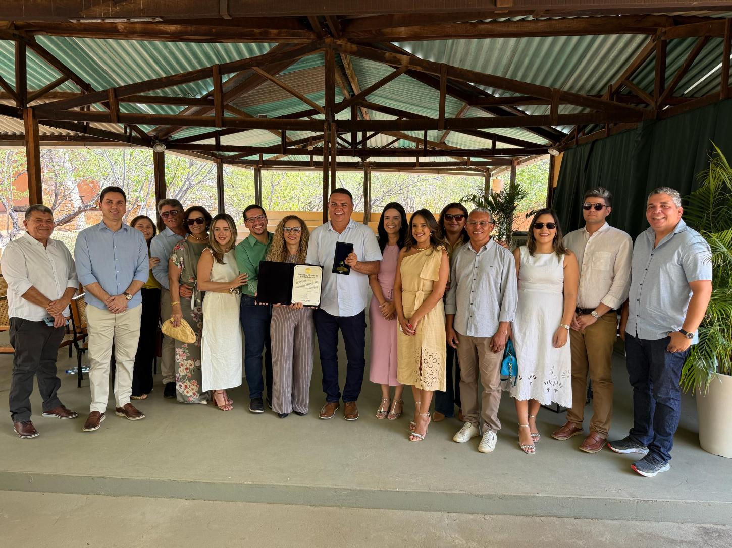 Prefeito Rogério Castro recebe Medalha do Mérito Ambiental em reconhecimento às ações sustentáveis em São Raimundo Nonato