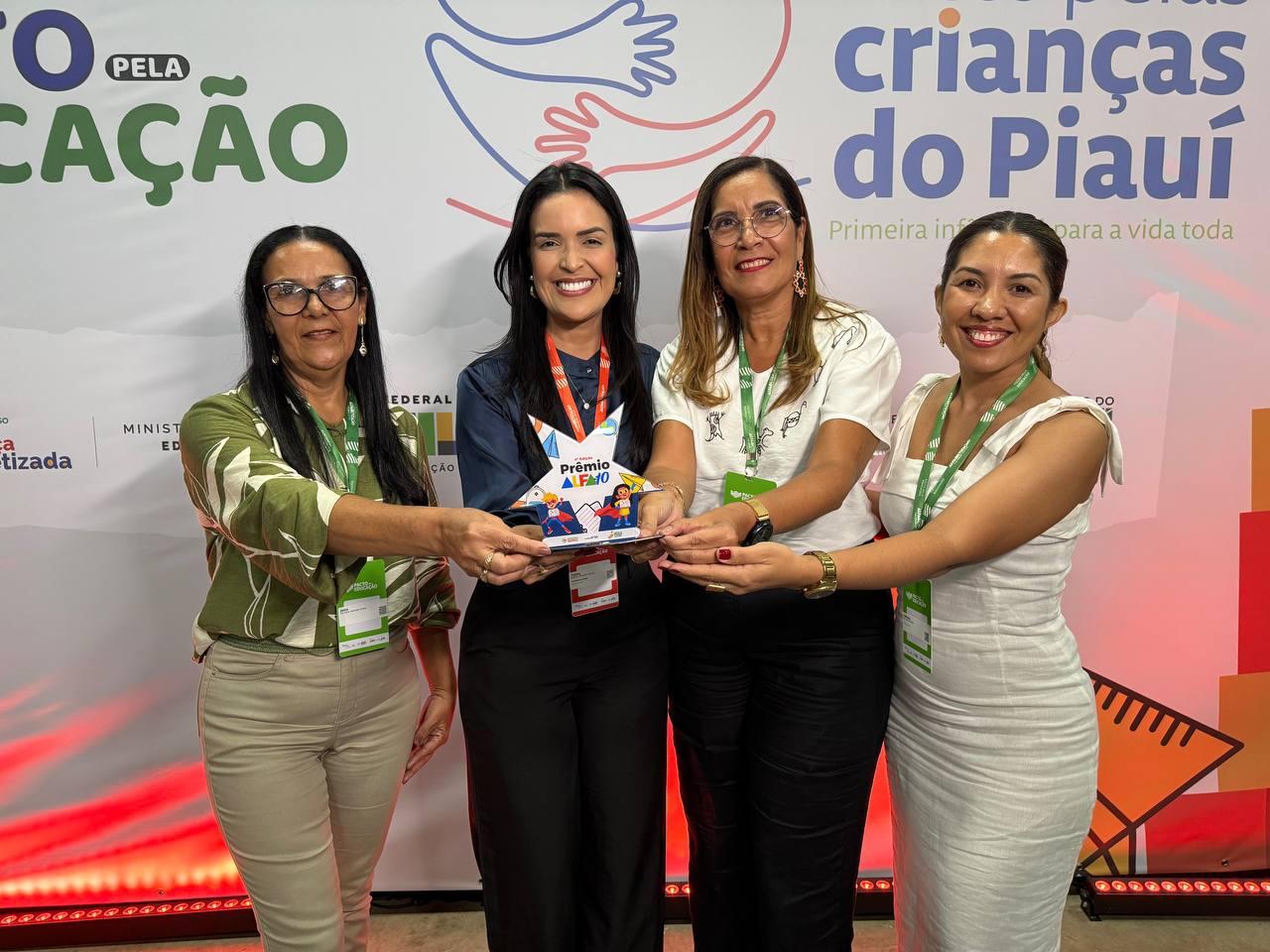 Educação Municipal de São Raimundo Nonato recebe Prêmio Alfa-10 por compromisso com a Alfabetização