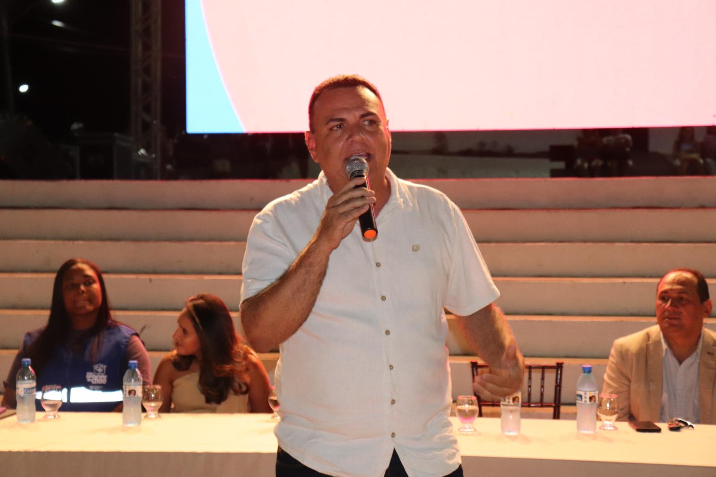 Prefeito Rogério Castro, no lançamento da Campanha "Meu Pedacinho de Chão"