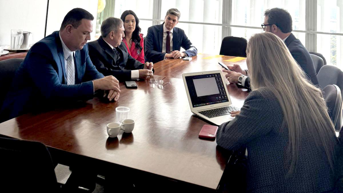 Prefeito Rogério Castro participa da 26ª Marcha a Brasília em Defesa dos Municípios