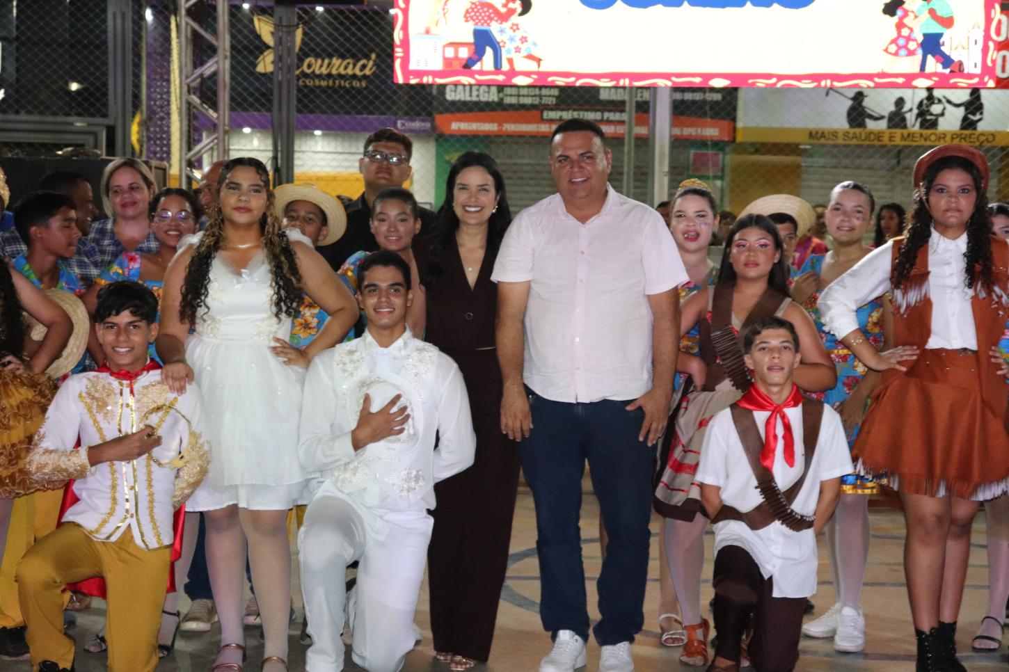 Fotos da apresentação dos alunos da Escolinha  do Saber na 1ª Noite do 