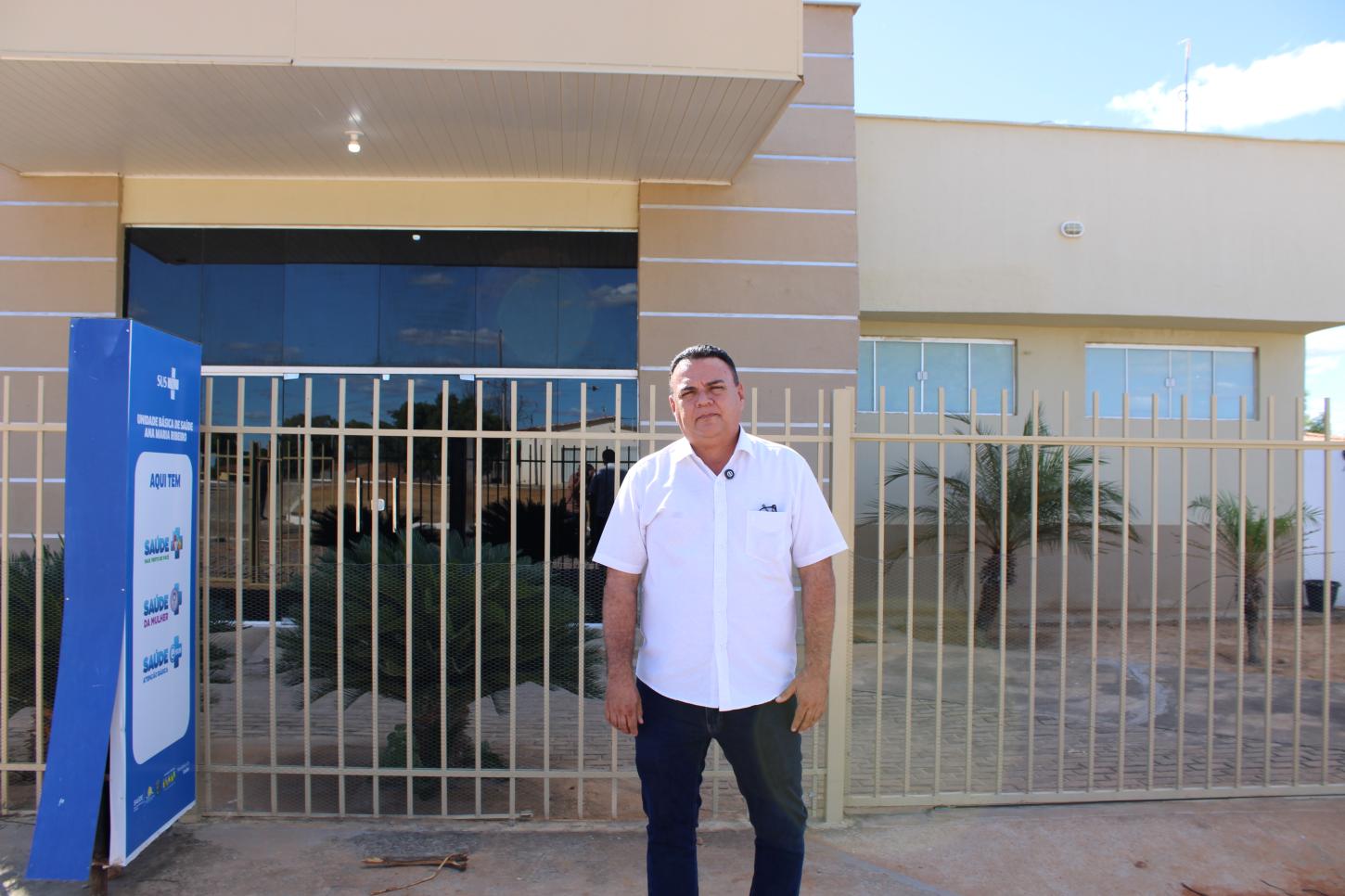 Prefeito Rogério Castro acompanha obras e mutirão de limpeza no Povoado Pé do Morro