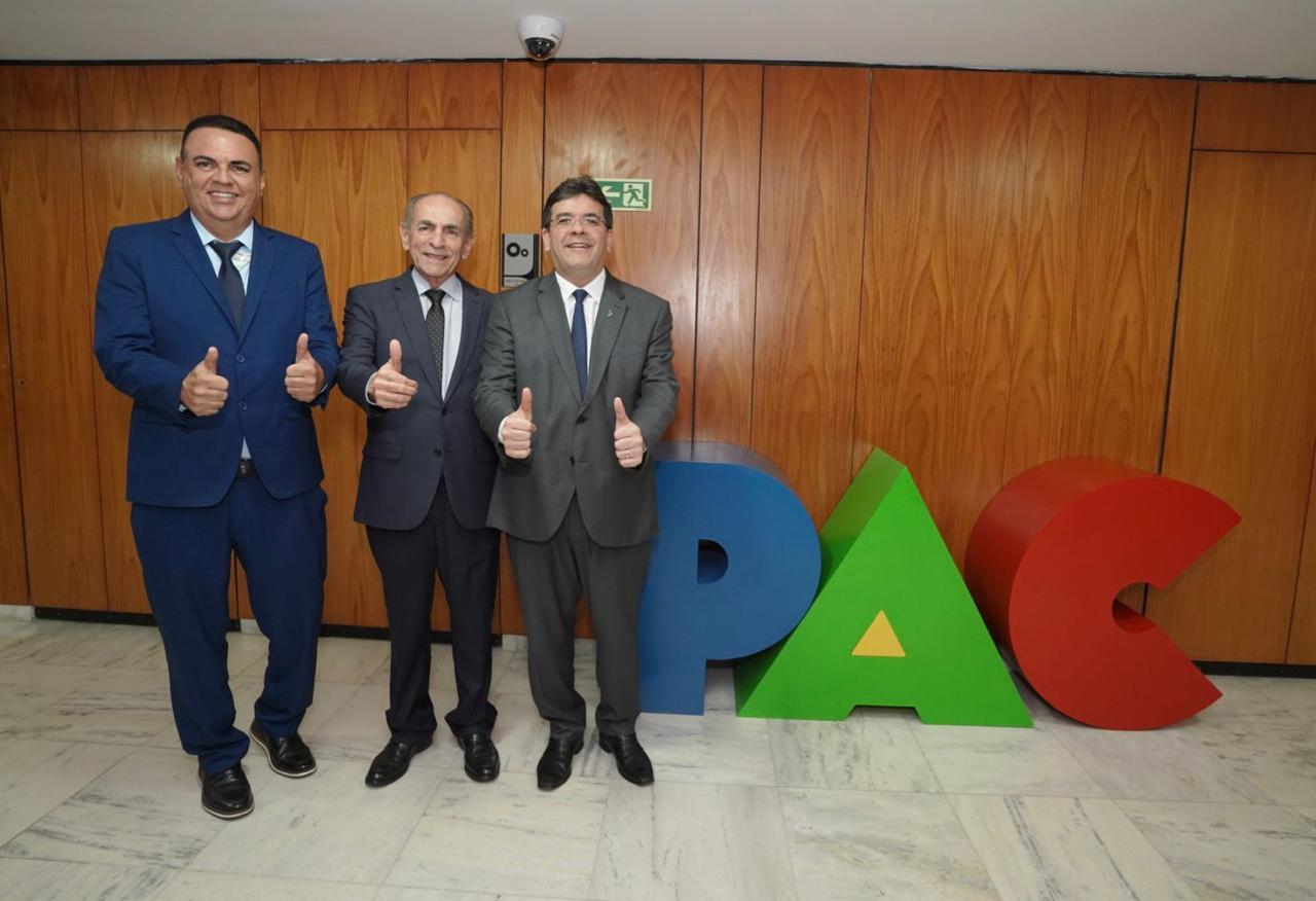 Adutora Serra da Capivara é aprovada pelo PAC: Prefeito Rogério Castro comemora conquista histórica