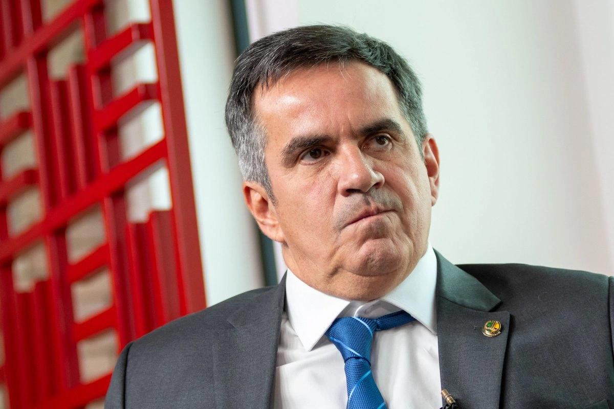 Ciro liga 'modo desespero' e mira vice com Flávio Bolsonaro após desgaste no Piauí