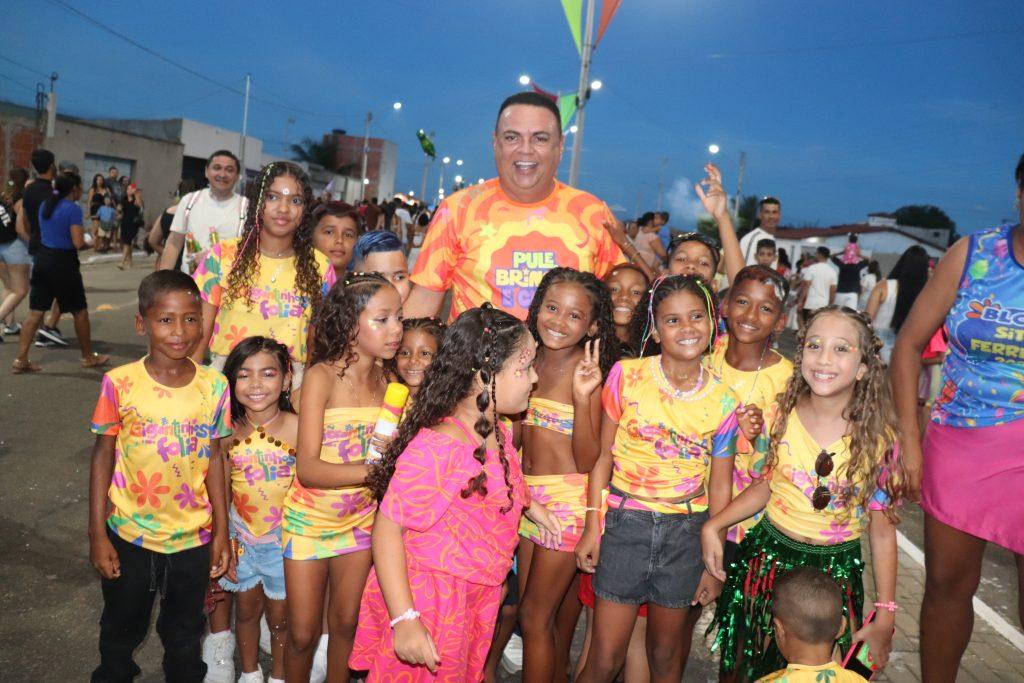 GIGANTINHOS FOLIA: O primeiro bloquinho a gente nunca esquece!