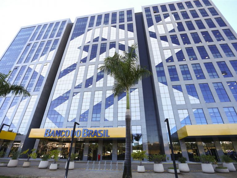 Comissão de Trabalho debate reestruturação das carreiras no Banco do Brasil