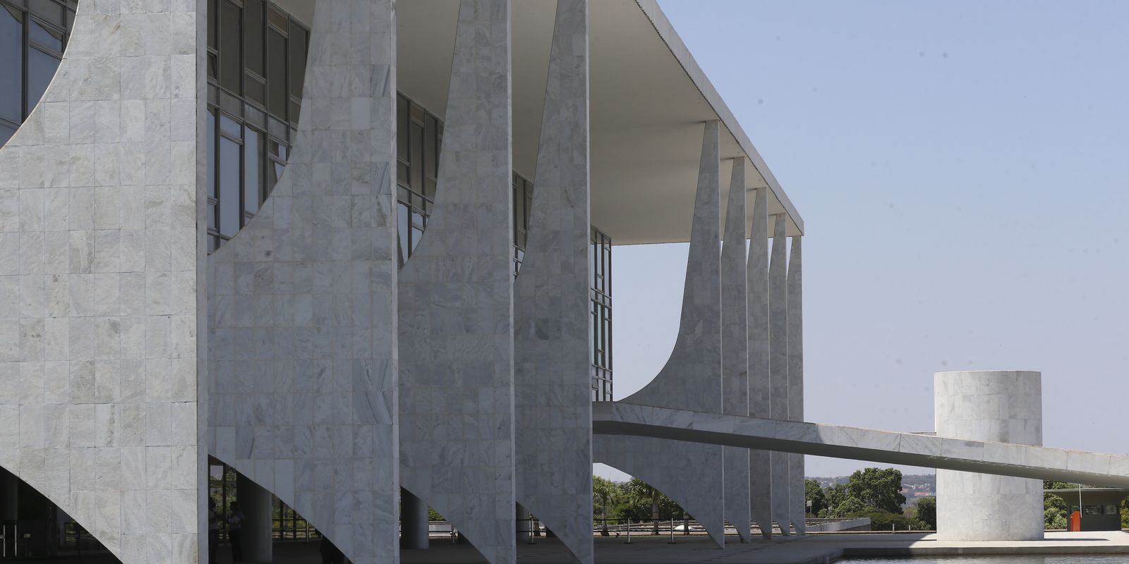 Conheça as atribuições do presidente e do vice-presidente da República