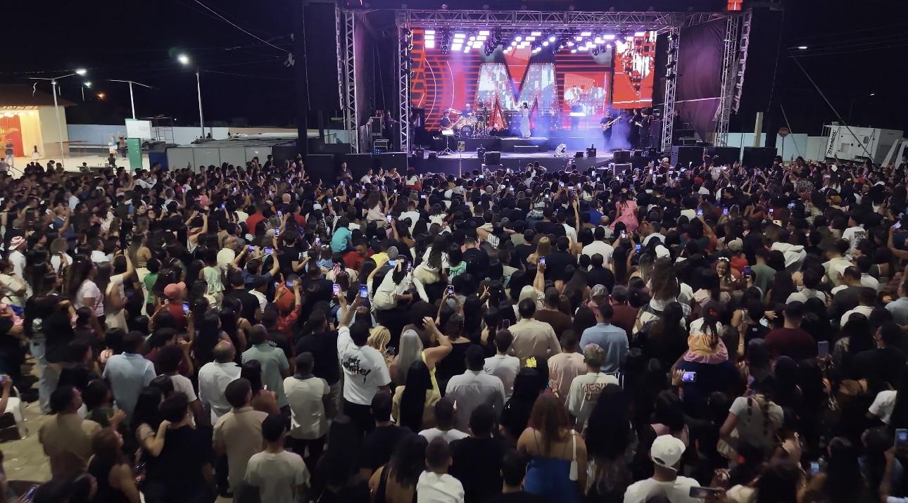 Dia do Evangélico em São Raimundo Nonato reúne mais de 10 mil pessoas em noite de louvor